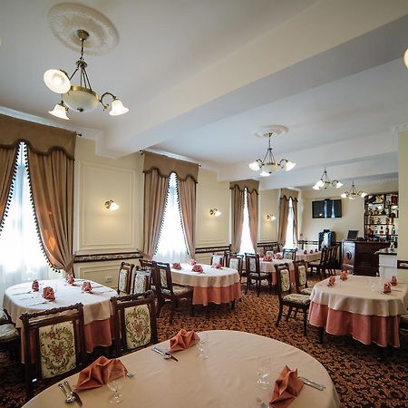 Hotel Gala Орадеа Екстериор снимка