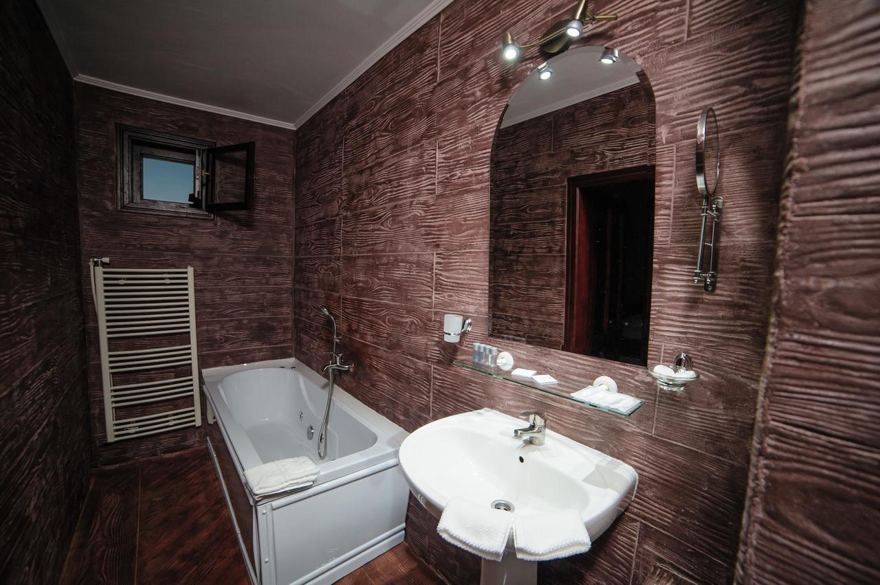Hotel Gala Орадеа Екстериор снимка