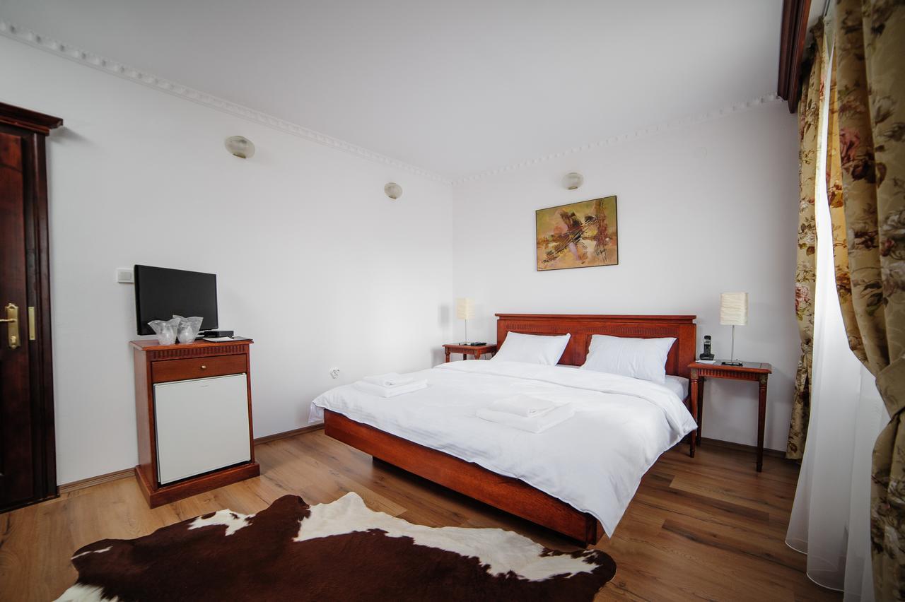 Hotel Gala Орадеа Екстериор снимка
