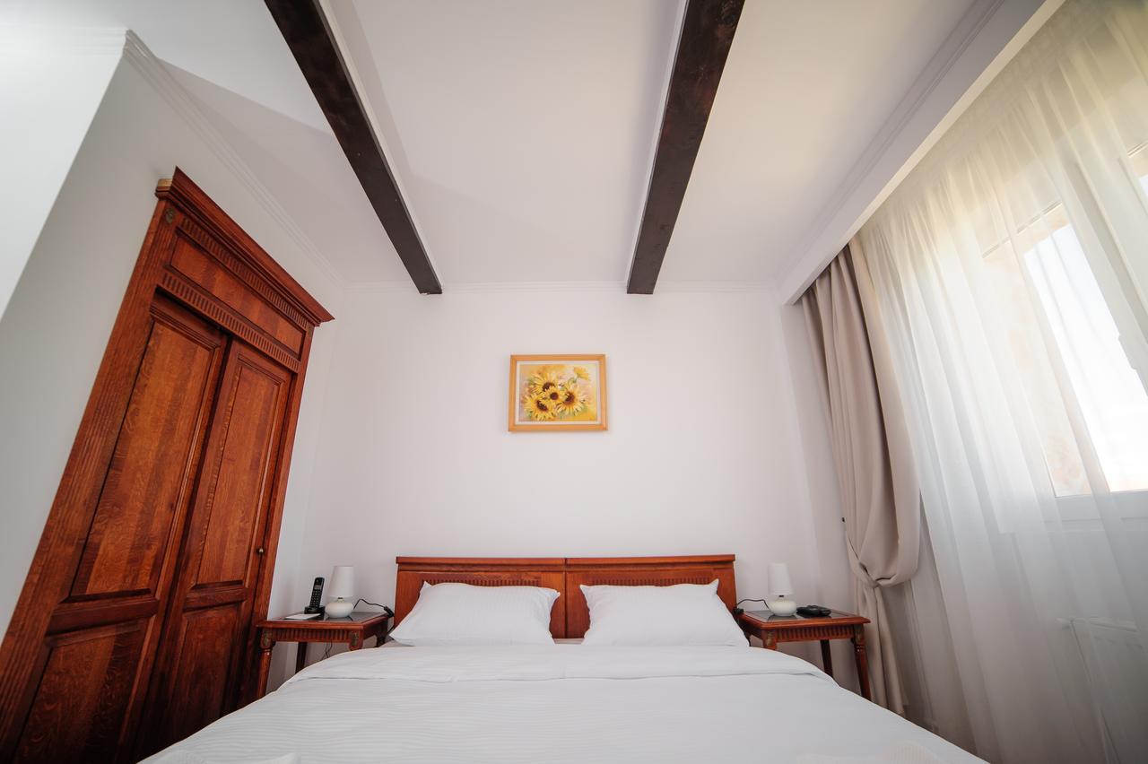Hotel Gala Орадеа Екстериор снимка